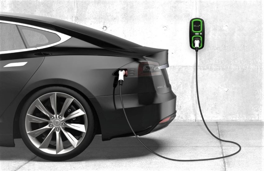Wallbox per ricarica dell'auto elettrica alimentata dal fotovoltaico
